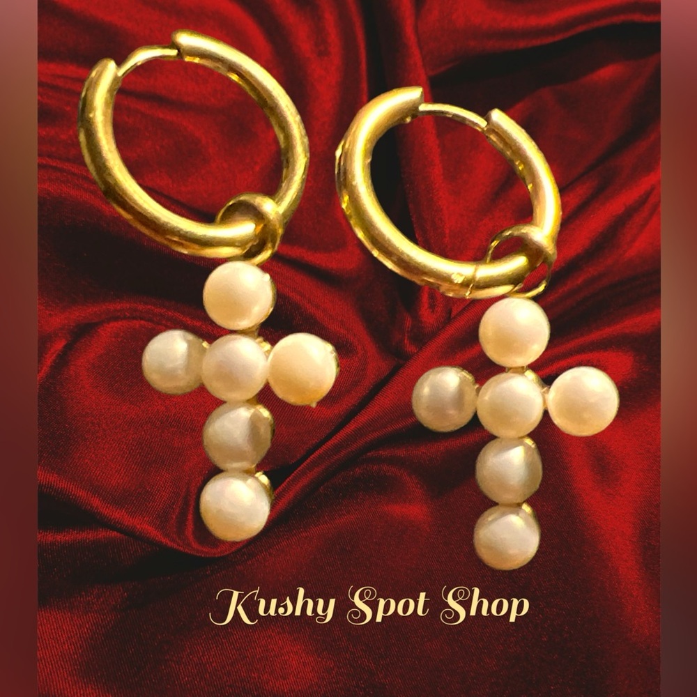 Stainless Steel in Goldtone Fresh Water 🦪 Pearl Cross ☦️🐚🪸🫧 Earrings NWOT